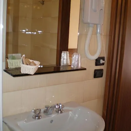 Giulia 3* Marina di Massa